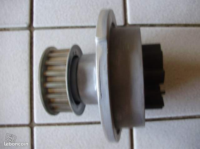 POMPE A EAU DAEWOO ref 96352648 (image 1)