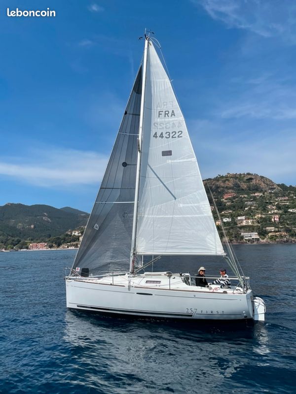 FIRST 25.7 (BENETEAU) — View photo 1
