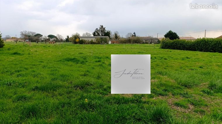 Terrain 1 700 m² Castelnau D Estretefonds