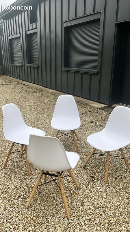 4 chaises scandinaves (image 1)