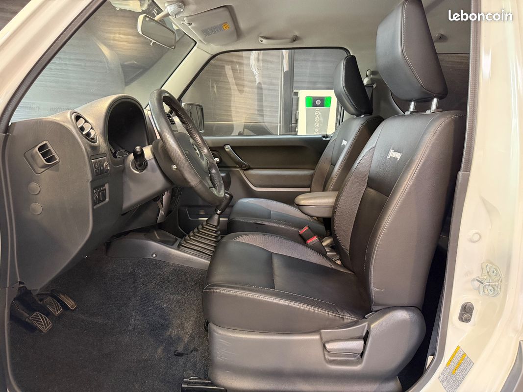 SUZUKI JIMNY 1,3L VVT 86Ch 4X4 3 PORTES 1ère MAIN (image 13)