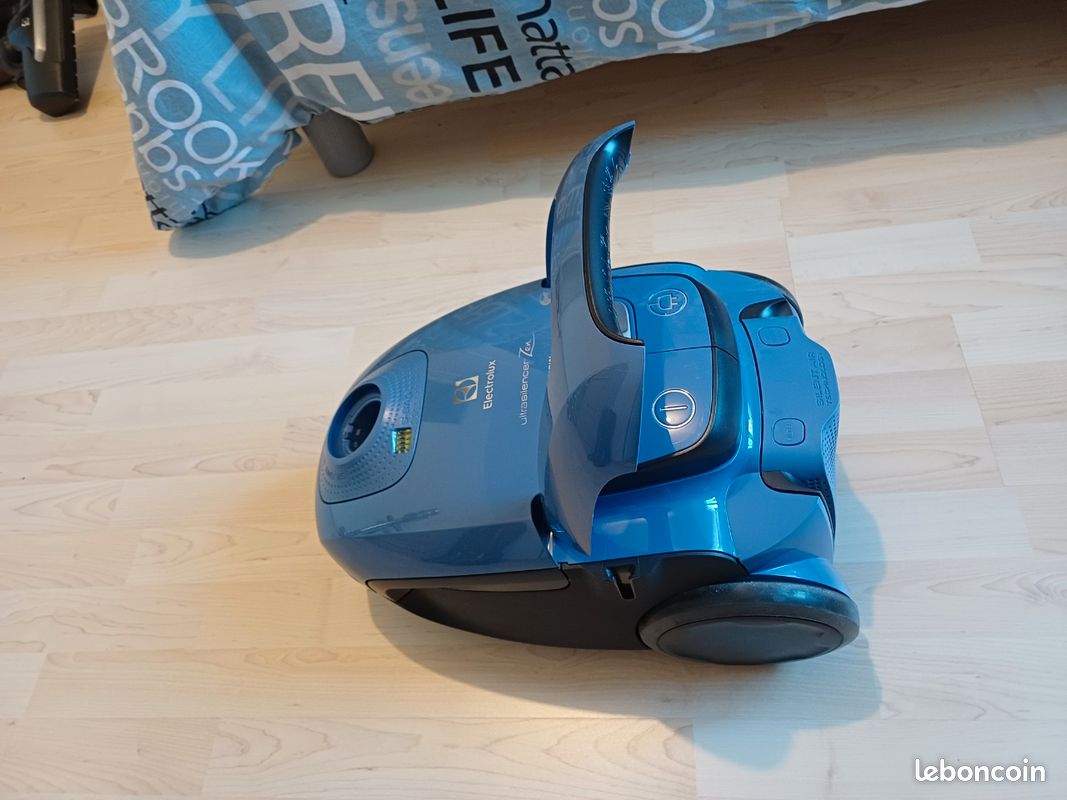 Aspirateur traîneau electrolux Électroménager