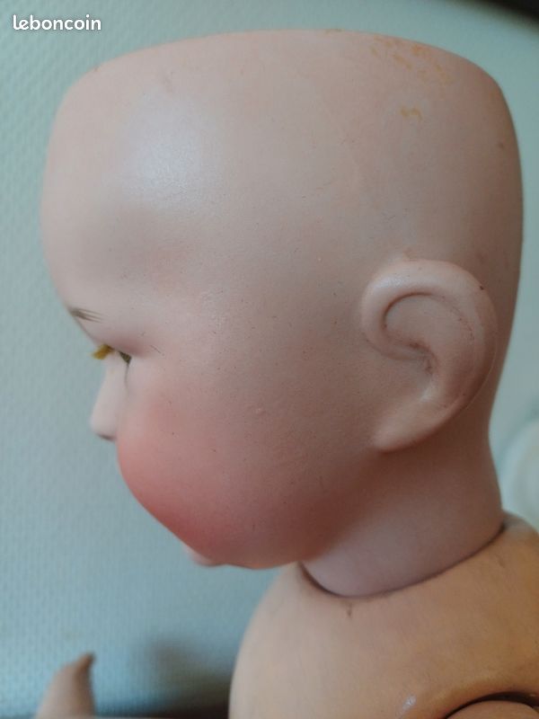 POUPEE ANCIENNE PORCELAINE SFBJ PARIS 2 ,bouche fermée,vetement pure