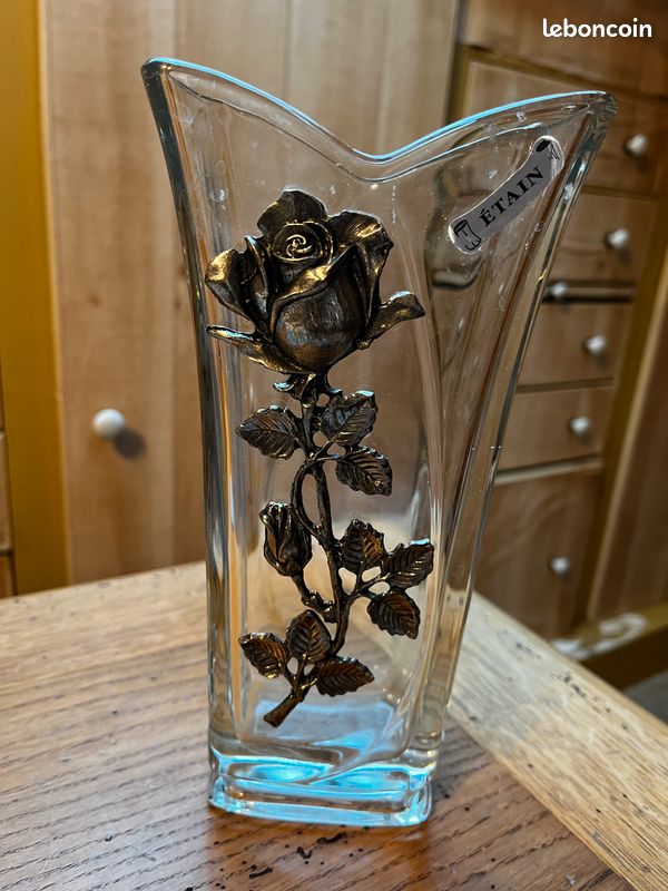 Vase uni très grand modèle en étain 2947 sur