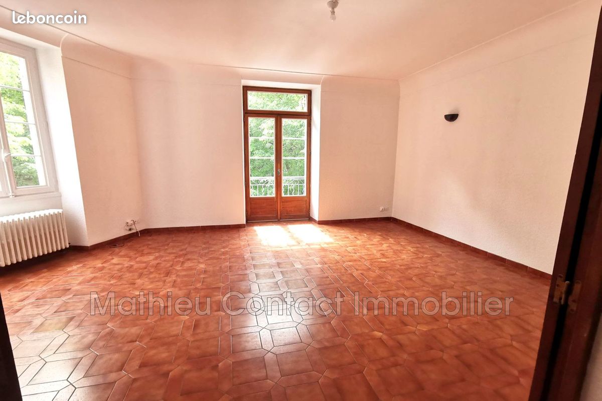 Appartement 4 pièces 116 m² · à Nîmes · 116 m² · 1 125 €/mois