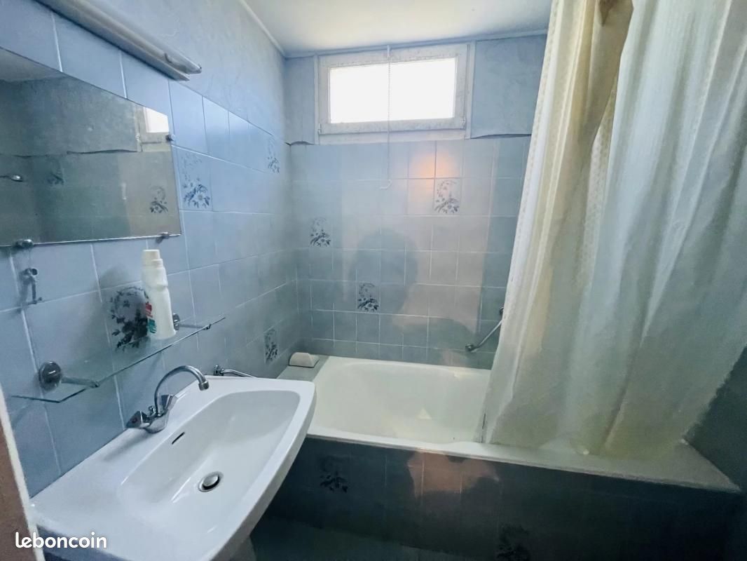 Maison 71 m² Barbezieux Saint Hilaire - Barbezieux-Saint-Hilaire 16300 (image principale 6)