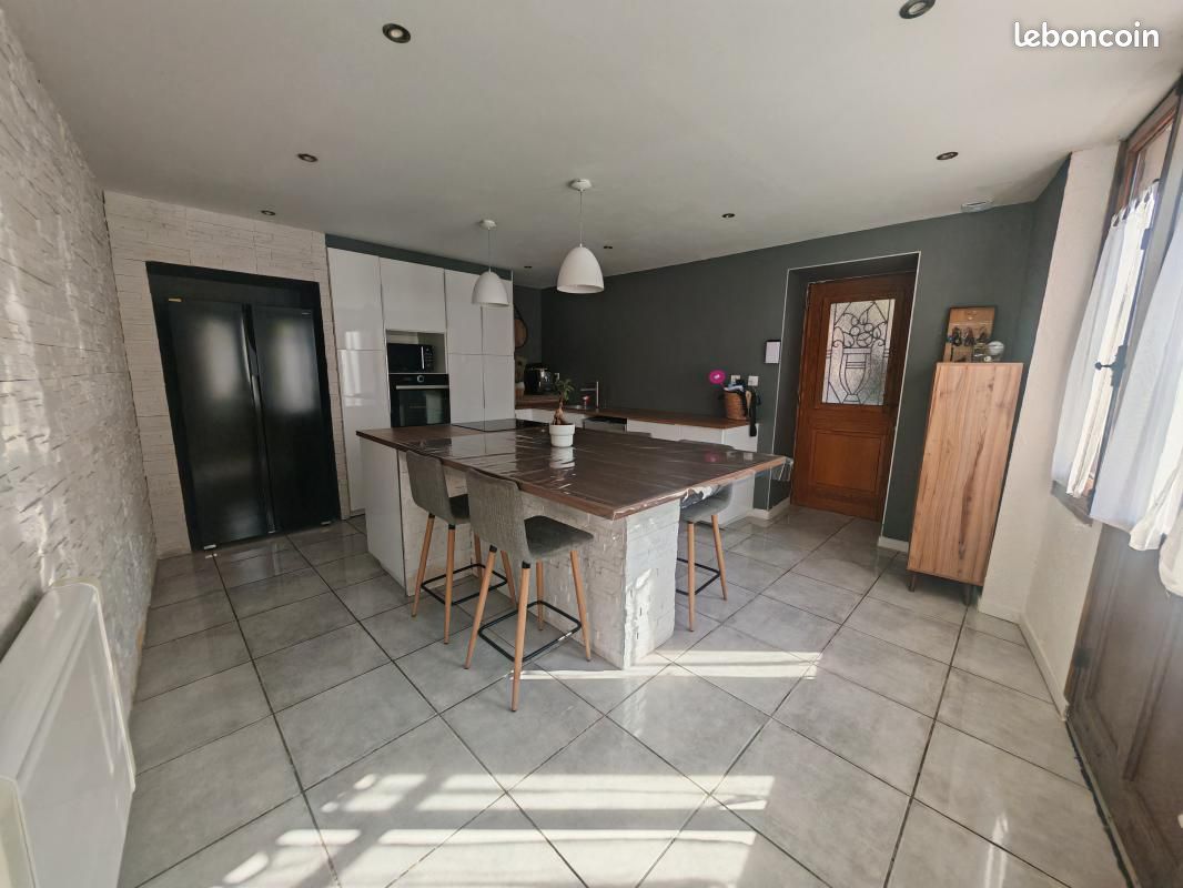 Maison 6 pièces 144 m² · à Réaumont · 144 m² · 249 000 €