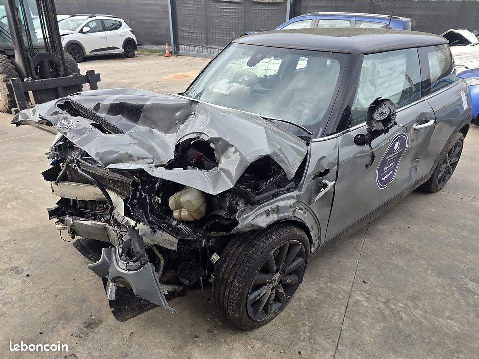 Mini cooper S 2,0i 192cv F56 accidentée (image 5)