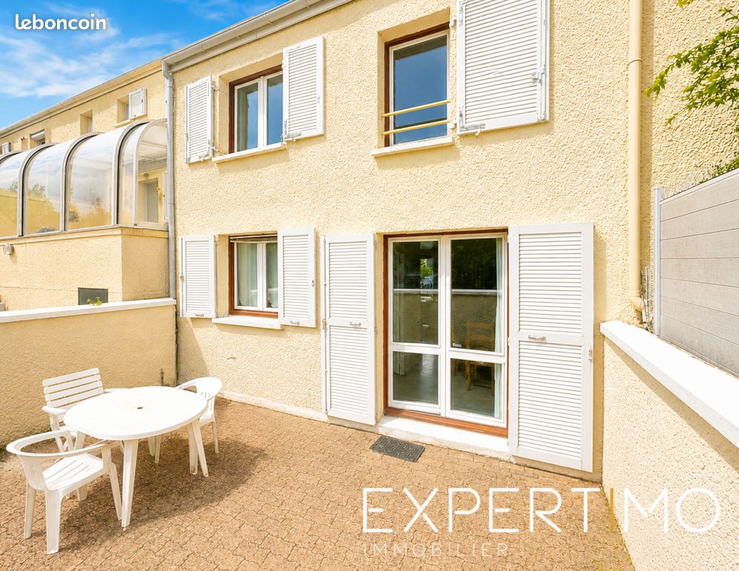 Maison 5 pièces 86 m² · à Montigny-le-Bretonneux · 86 m² · 385 000 €