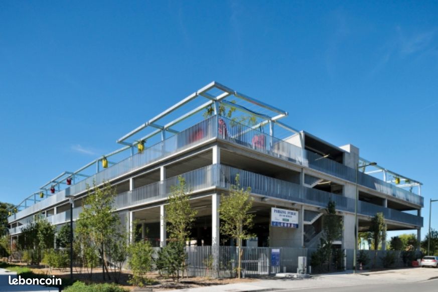 Parking/box BEGLES · à Bègles · 50 €/mois