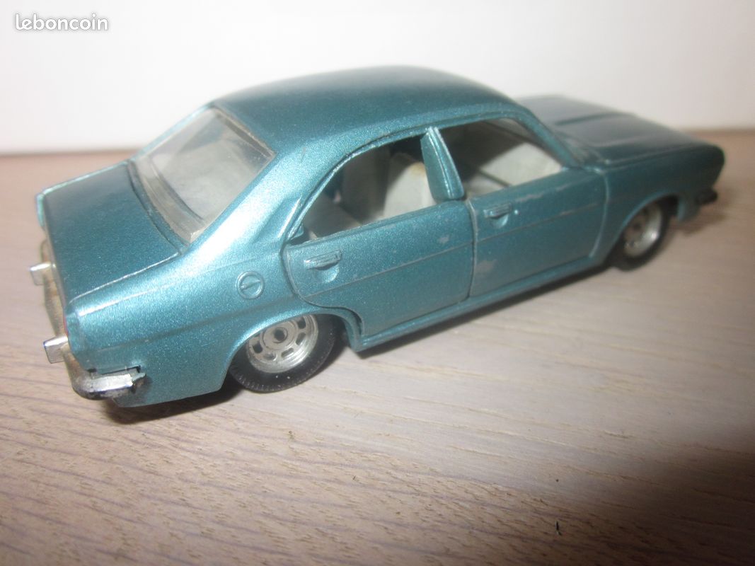 NOREV ANCIEN CHRYSLER 180 n°22 EPAVE Plastique 1/43 made in france A