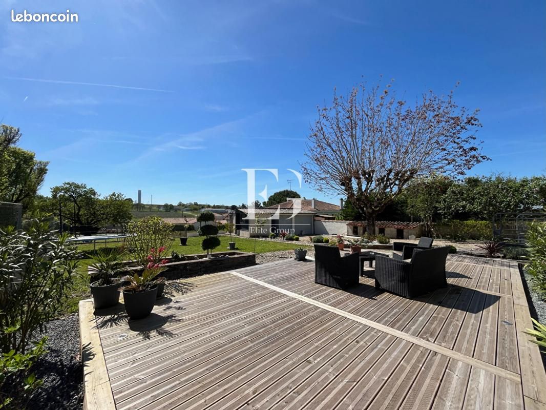 Maison de village 6 pièces 128 m² - Juillac-le-Coq 16130 (image principale 17)