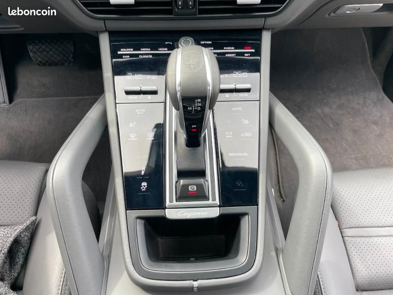 Porsche Cayenne Coupe 3.0 V6 462ch E-Hybrid Platinum Edition (image 22)