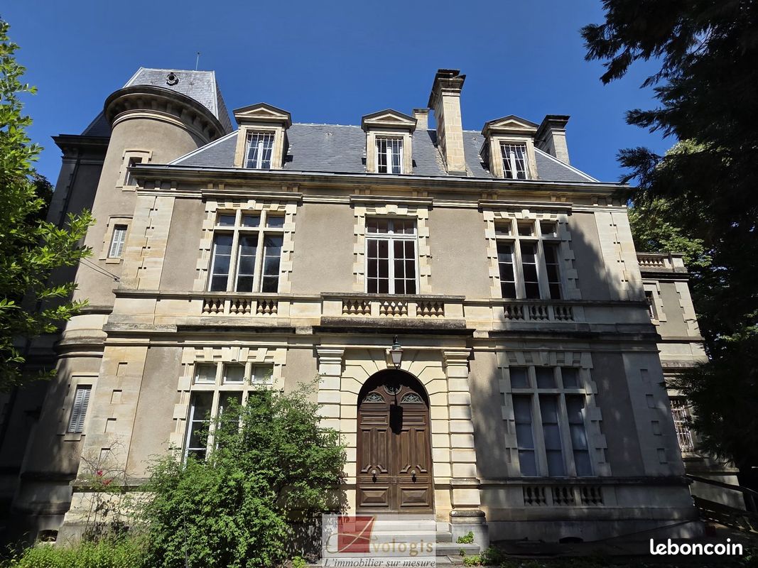 Maison 50 pièces 2000 m² · à Le Vigan · 2 000 m² · 900 000 €