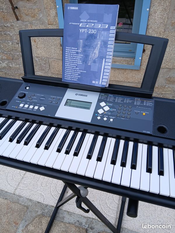 Synthétiseur neuf clavier electronique portable Yamaha jamais utilisé (image 3)