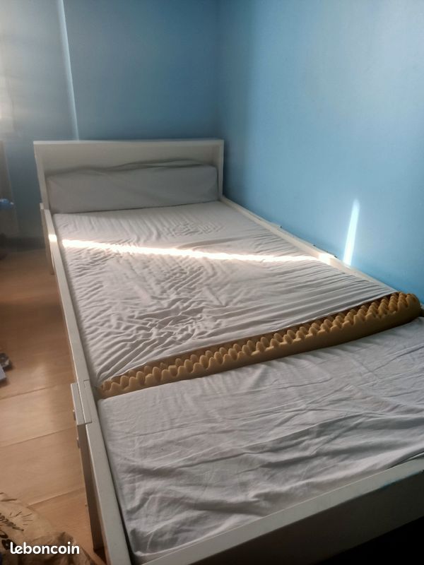 Lit (image 1)
