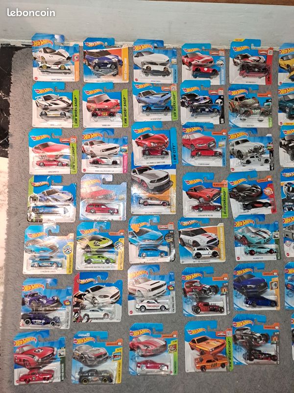 Lot de voitures hotwheels, état neuf, sous blister (image 3)