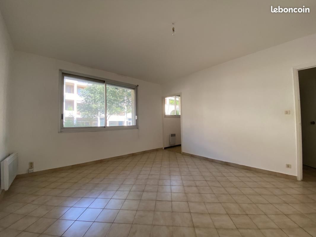Appartement 1 pièce 29 m² · à Les Angles · 29 m² · 430 €/mois