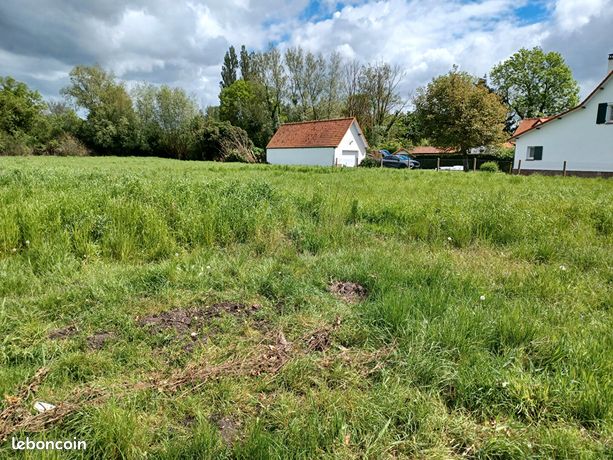Terrain 1930 m² CUCQ