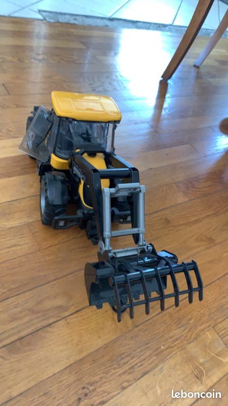 Tracteur JCB (image 2)