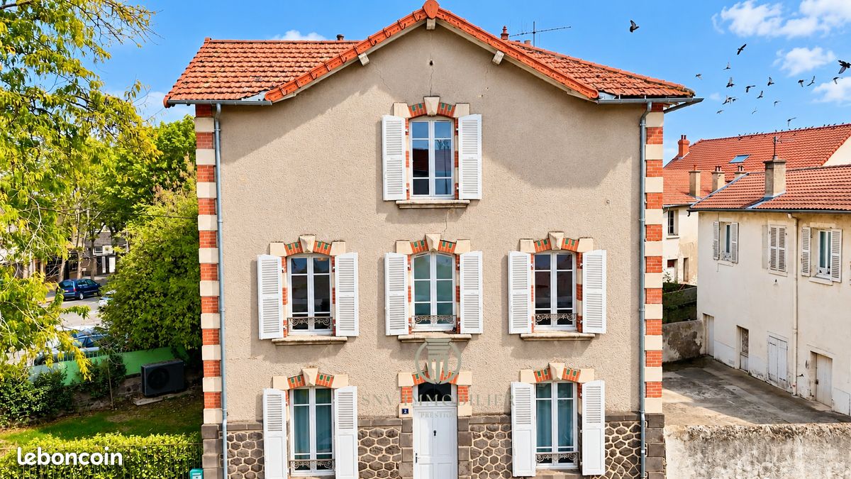 Maison 7 pièces 162 m² · à Riom · 162 m² · 359 000 €