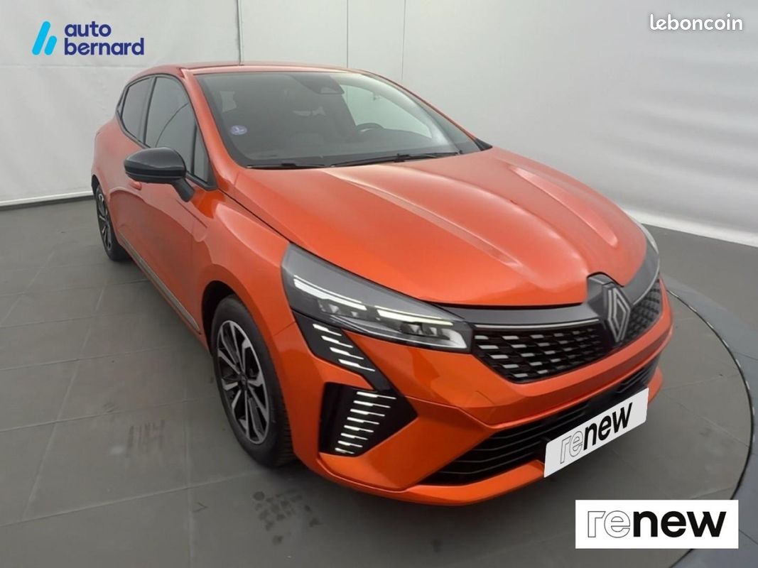 Renault Clio 1.6 E-Tech 145ch full hybrid Techno (image 3)
