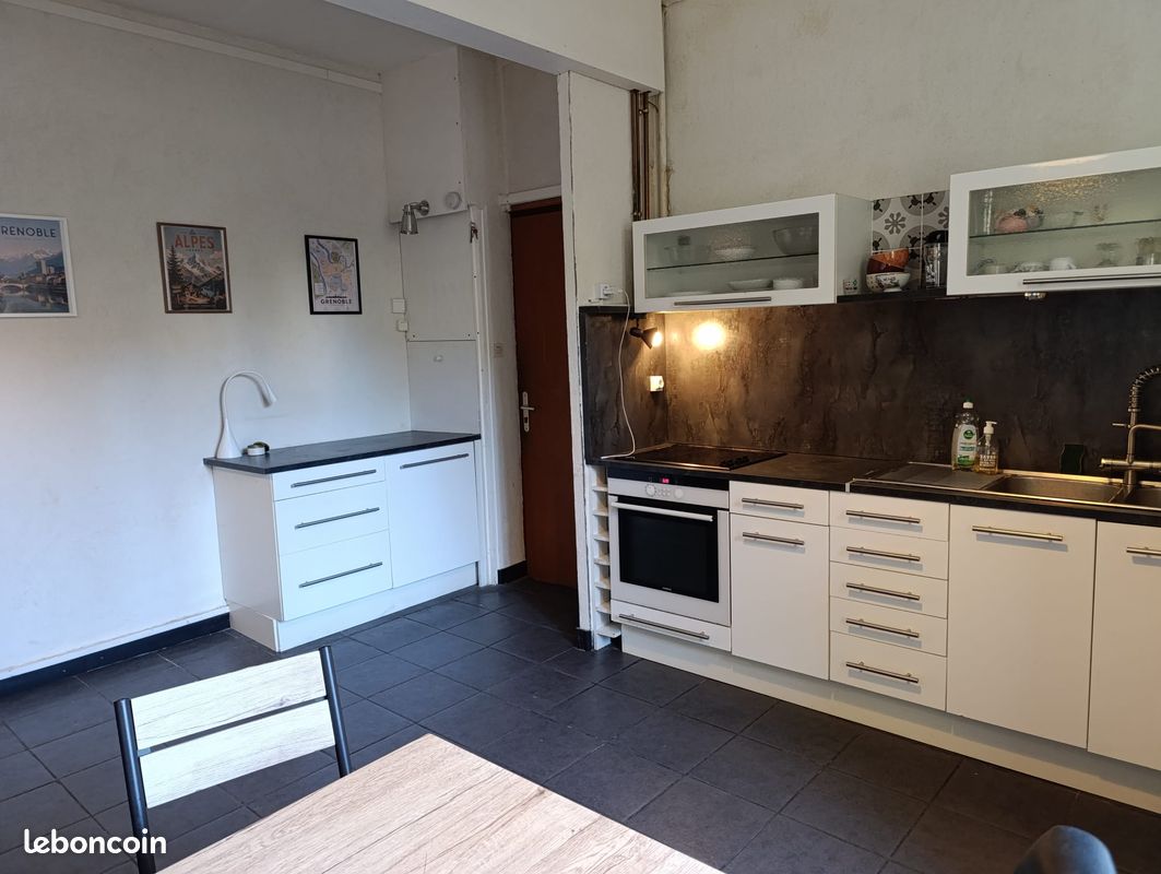 Appartement 4 pièces 74 m² · à Grenoble · 74 m² · 1 050 €
