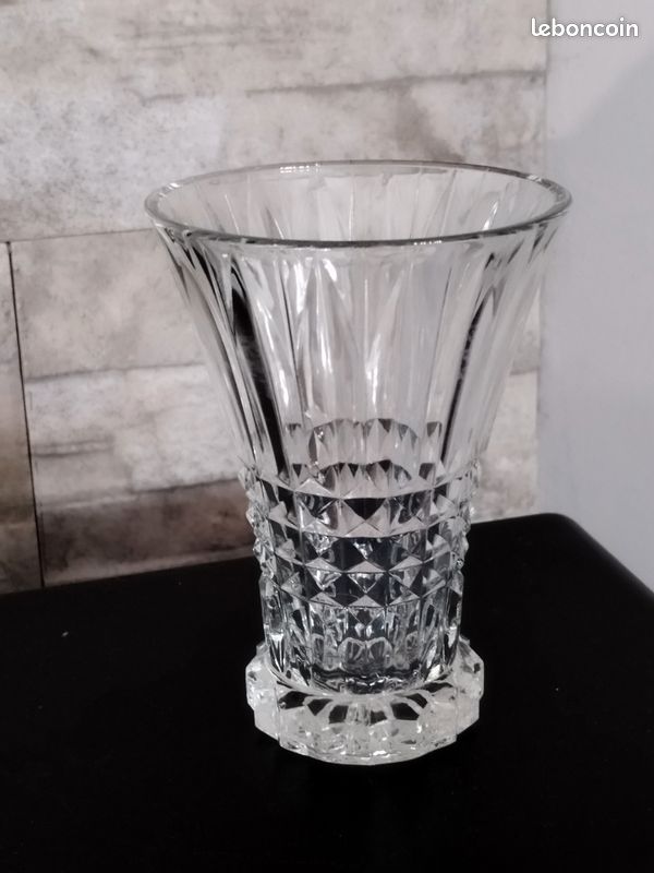 Vase ancien en cristal (image 1)