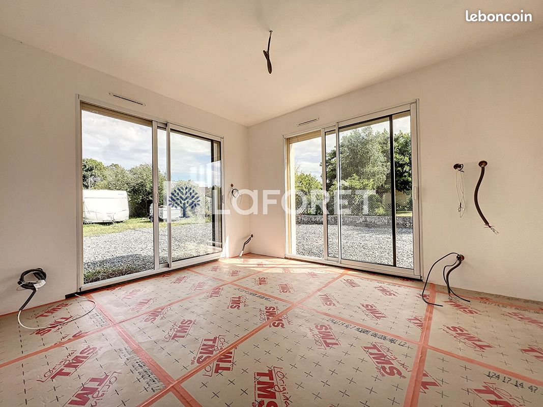Maison 5 pièces 108 m² - Argentonnay 79150 Moutiers-sous-Argenton (image principale 4)