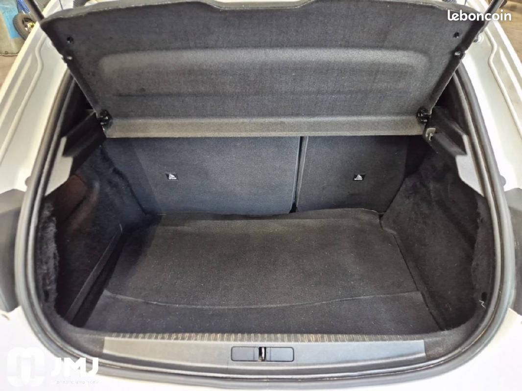 Peugeot 208 PureTech 100 S&S BVM6 Style (image 6)