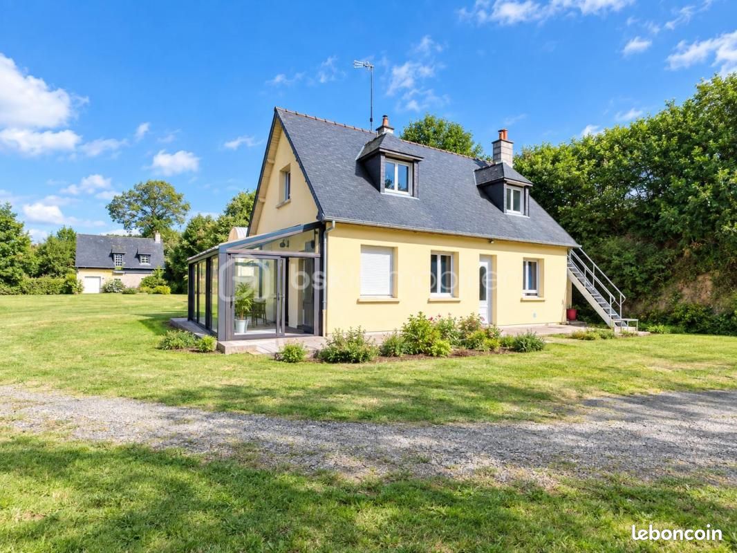 Maison 9 pièces 170 m² · à Javené · 170 m² · 165 000 €