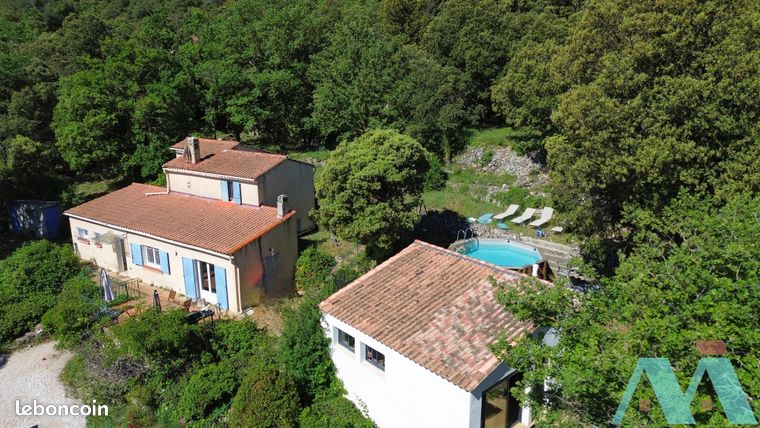 Propriété 4 pièces 113 m²
