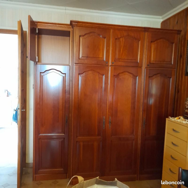 Armoire avec lit intégré (image 1)