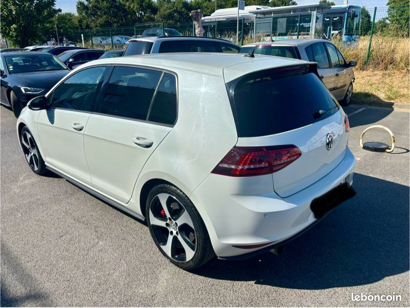 Volkswagen golf vii 2.0 tsi 230 bluemotion technology gti performance 5p (image 4)