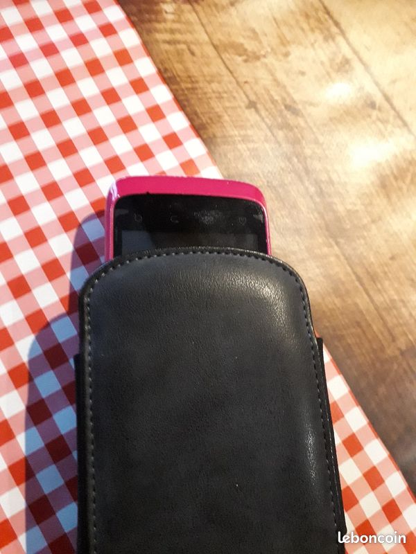 Etui téléphone (image 1)