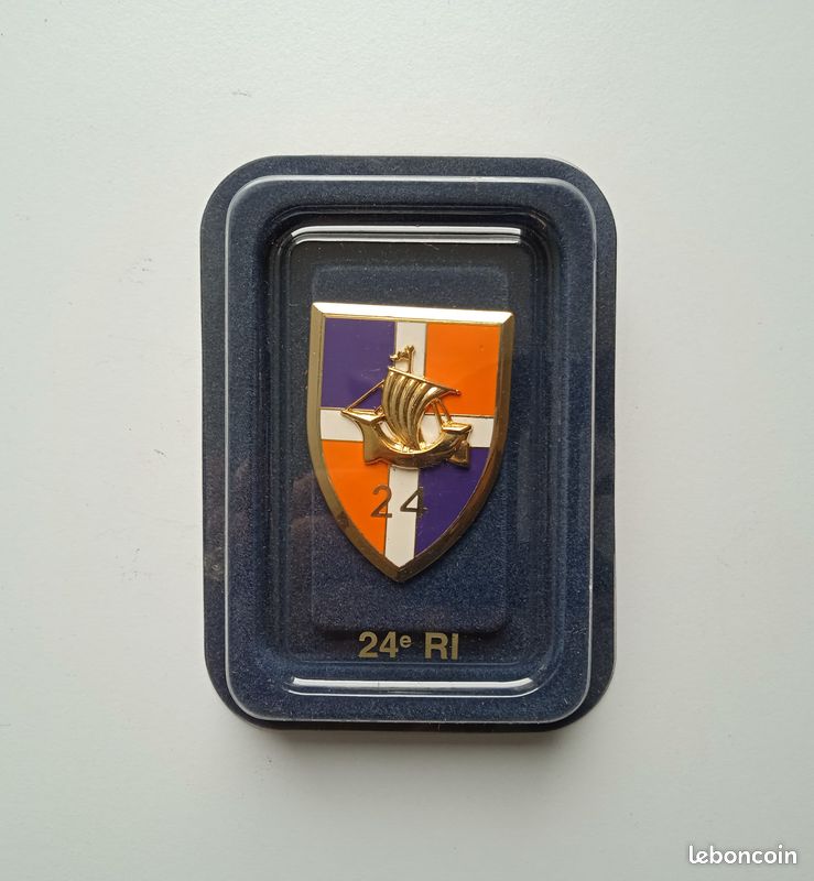 Insigne militaire collection Atlas "24ème RI" (image 1)