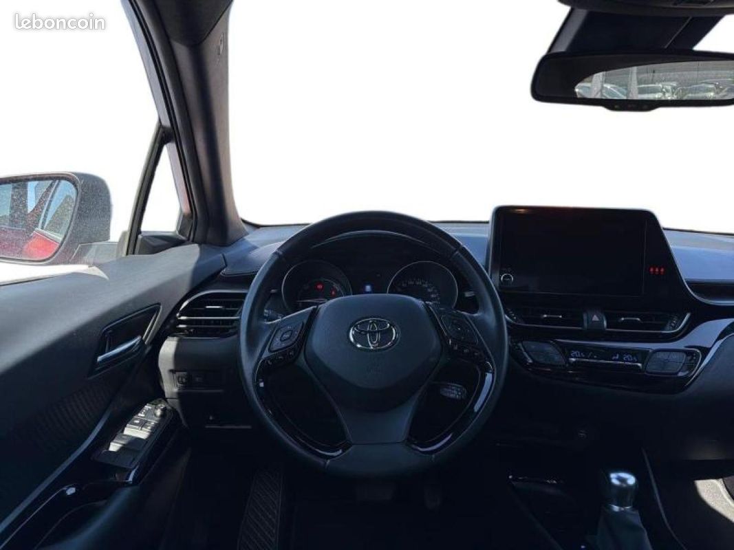Toyota C-HR 1.8 Hybride 122ch Design Ultimate E-CVT (image 11)