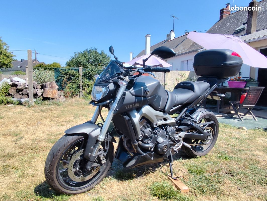 Yamaha MT09 (image 1)