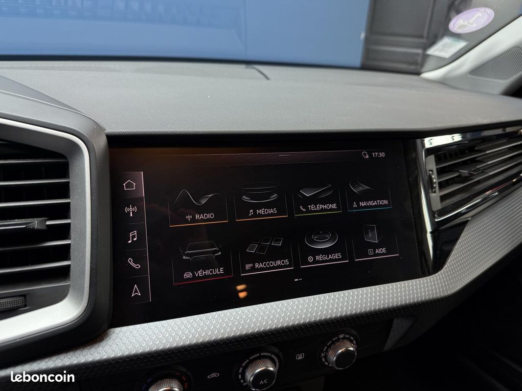 AUDI A1 Sportback 1.0 25 TFSI - 95 Buisness Line / CarPlay / Crit\'air 1 (image 18)