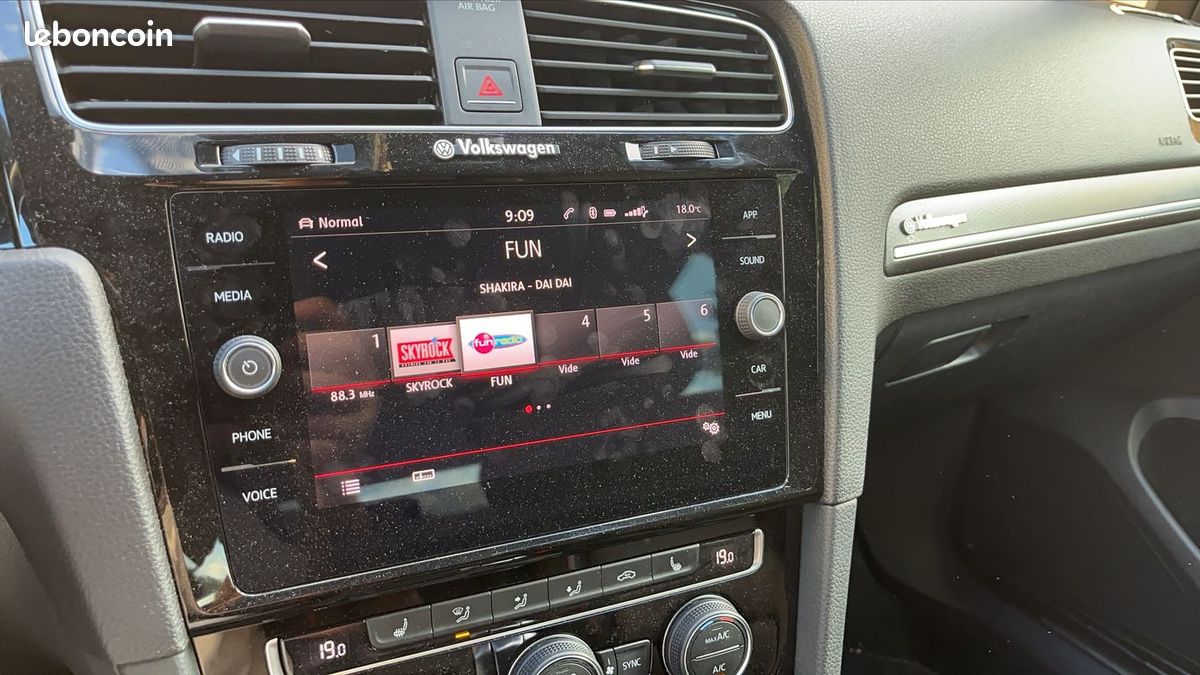 Volkswagen Golf GTI VII 2.0 TSI 245 DSG7 Performance (image 24)