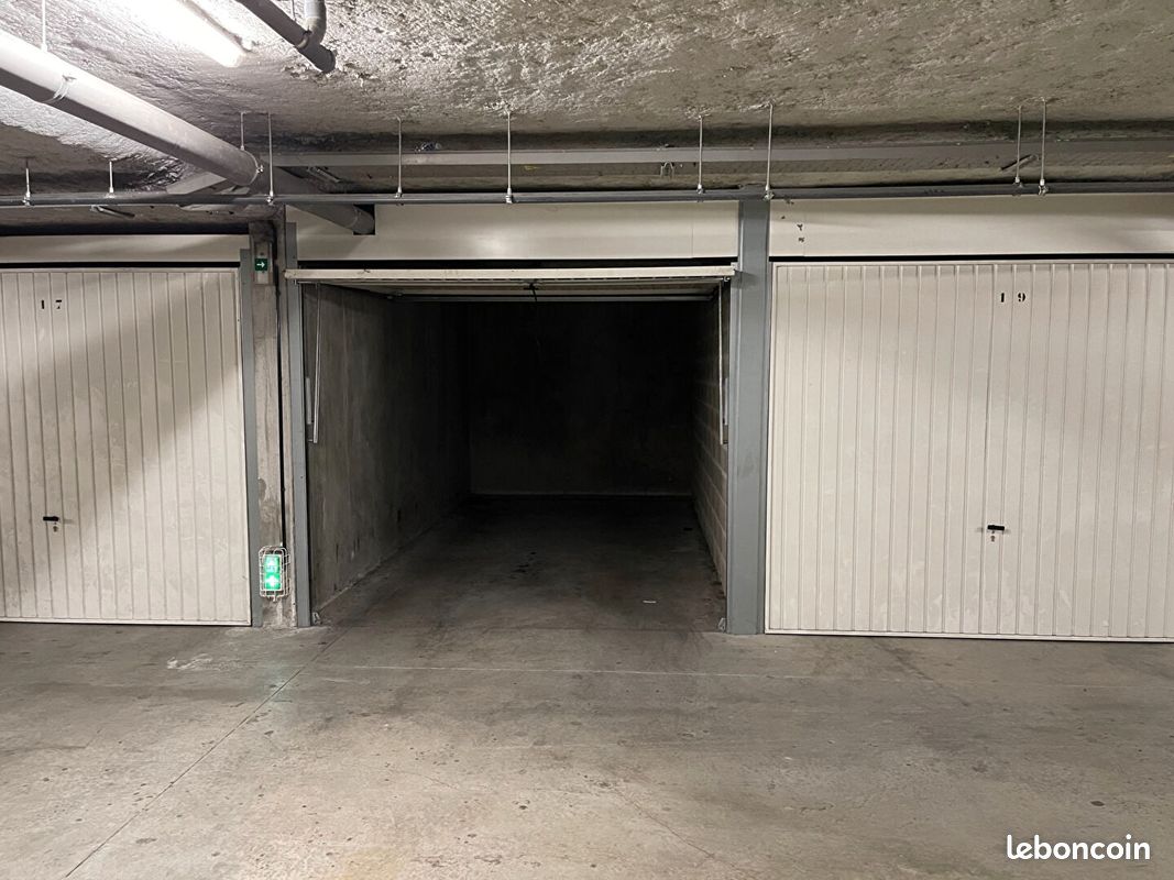 Parking 14 m² · à Frontonas · 14 m² · 95 €/mois