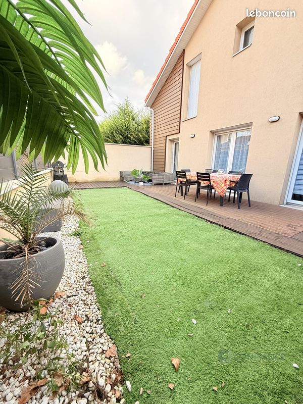 Maison 4 pièces 101 m² · à Vaulx-en-Velin · 101 m² · 349 000 €