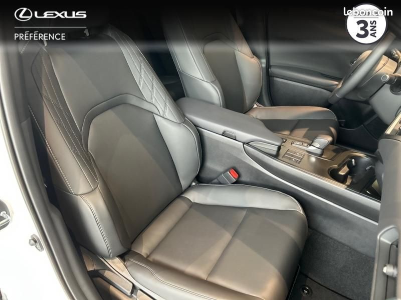 Lexus UX 300h F SPORT Design MY26 (image 8)