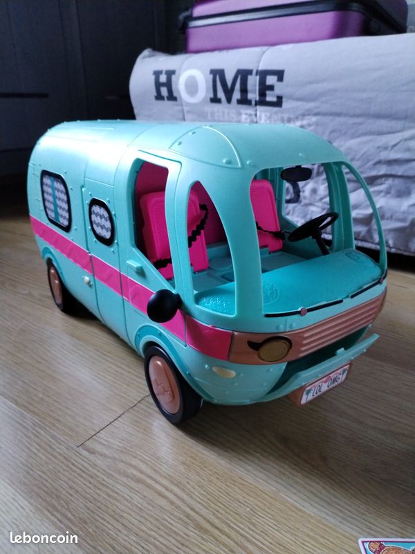 Camping-car , poupée OMG , poupée lol (image 1)