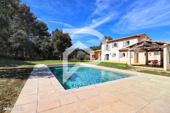 Villa 6 pièces 170 m²