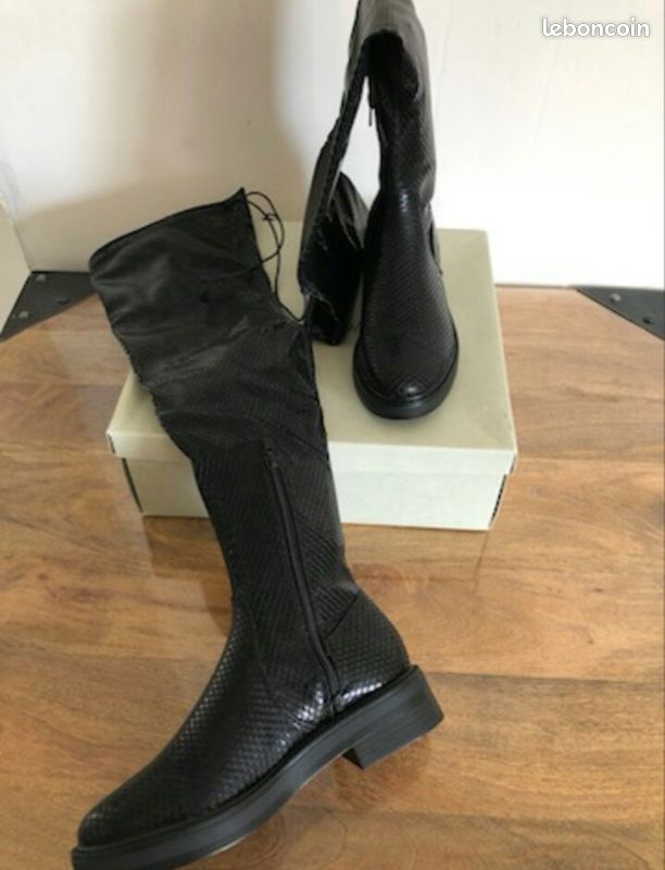 Bottes hautes noires neuves (image 3)