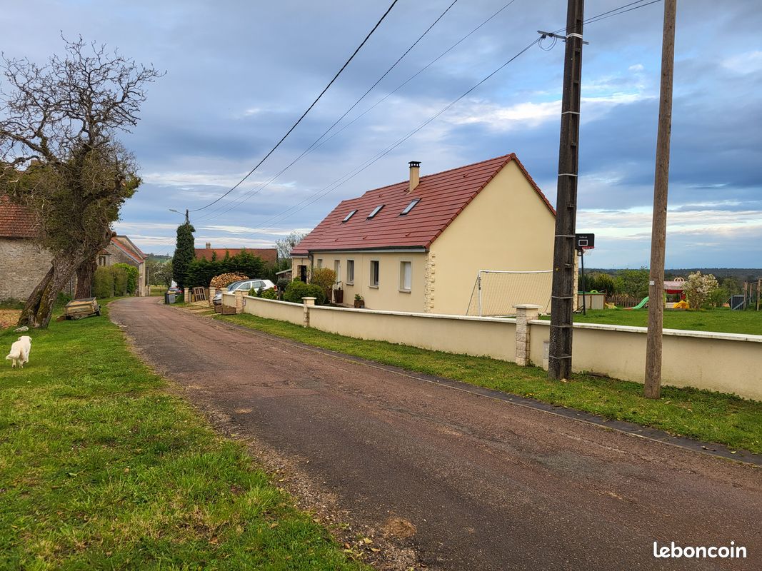 Maison 8 pièces 194 m² · à Boussenois · 194 m² · 250 000 €