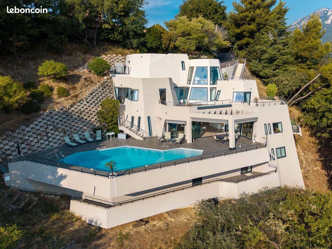 Maison 7 pièces 327 m² · à Menton · 327 m² · 2 995 000 €