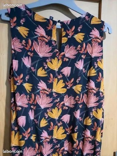 Beau top - haut blouse noir fleuri rose - terracota sans manches - T 38 - 40 - excellent état (image 5)