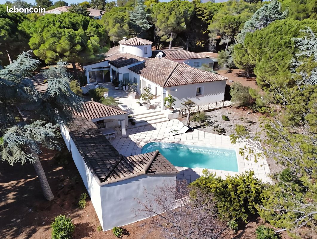 Maison 9 pièces 243 m² · à Villemoustaussou · 243 m² · 599 900 €